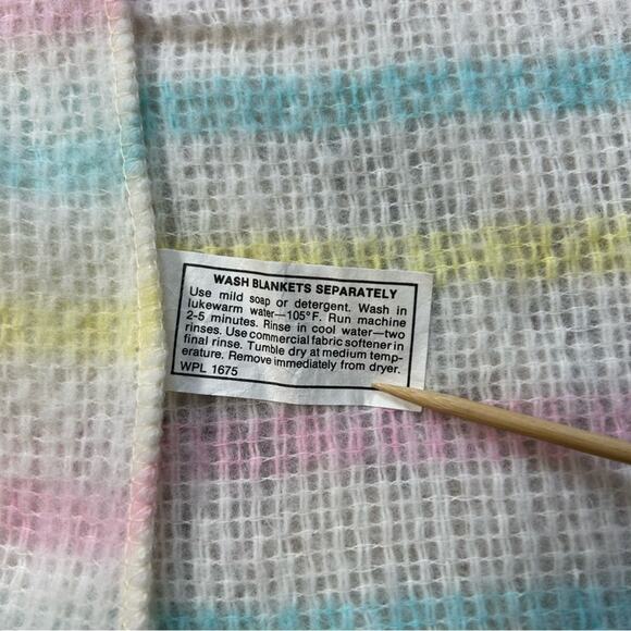 Vintage Beacon Waffle Weave Acrylic Crib Baby Blanket Pastel Stripe WPL 1675 - Picture 4 of 4
